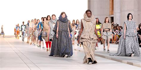 louis vuitton fashion show dubai